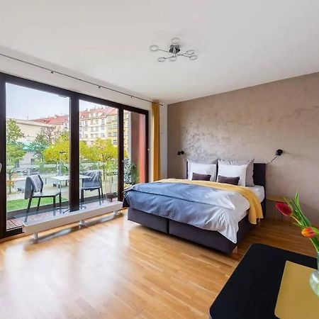 Apartment W/ Free Garage Parking Praga Esterno foto