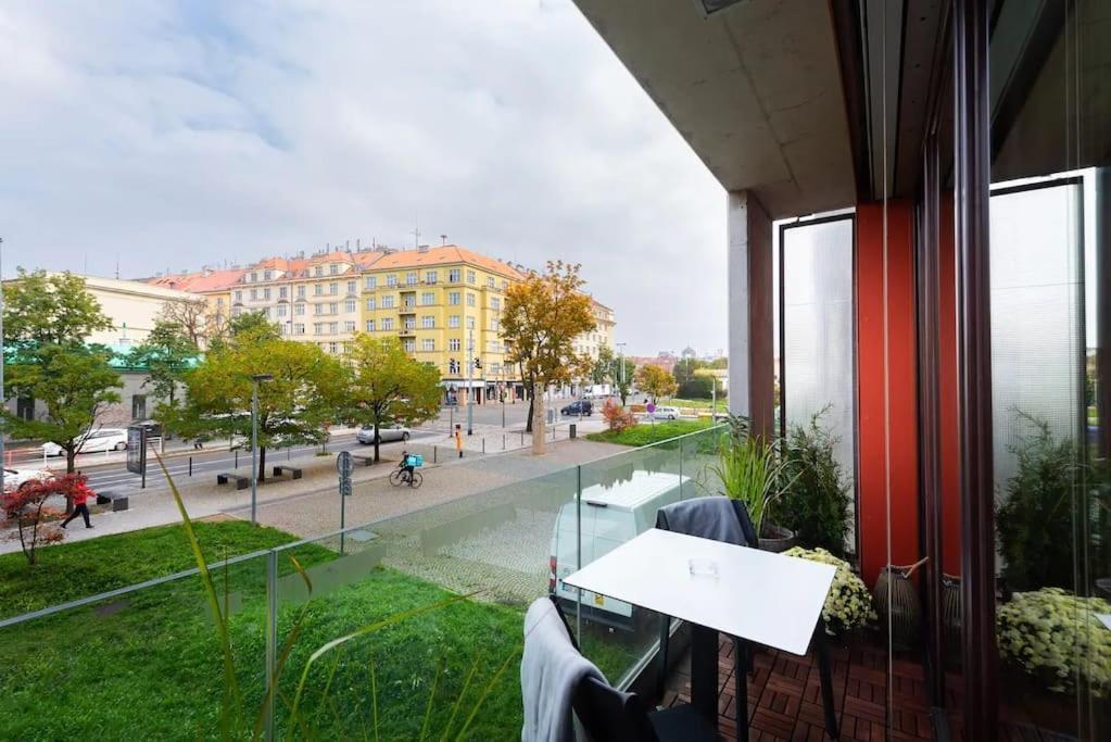 Apartment W/ Free Garage Parking Praga Esterno foto
